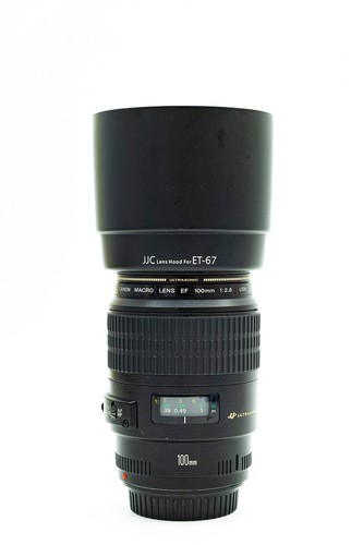 Canon 100mm 8 - f2.8, usm