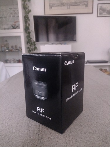 Canon 24mm macro is - canon, f1.8